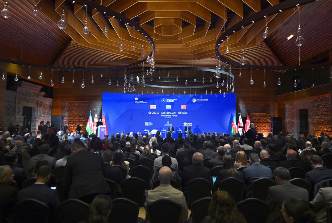 Üç ölkə arasında ticarət və investisiya əlaqələri genişlənir Üç ölkə arasında ticarət və investisiya əlaqələri genişlənir - Şəkil 8
