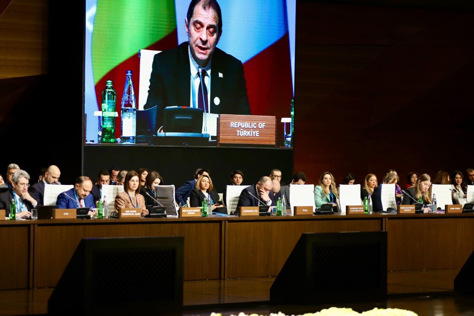 Pərviz Şahbazov: Təbii qaz Avropanın enerji təhlükəsizliyinin əsas sütunudur Pərviz Şahbazov: Təbii qaz Avropanın enerji təhlükəsizliyinin əsas sütunudur - Şəkil 3