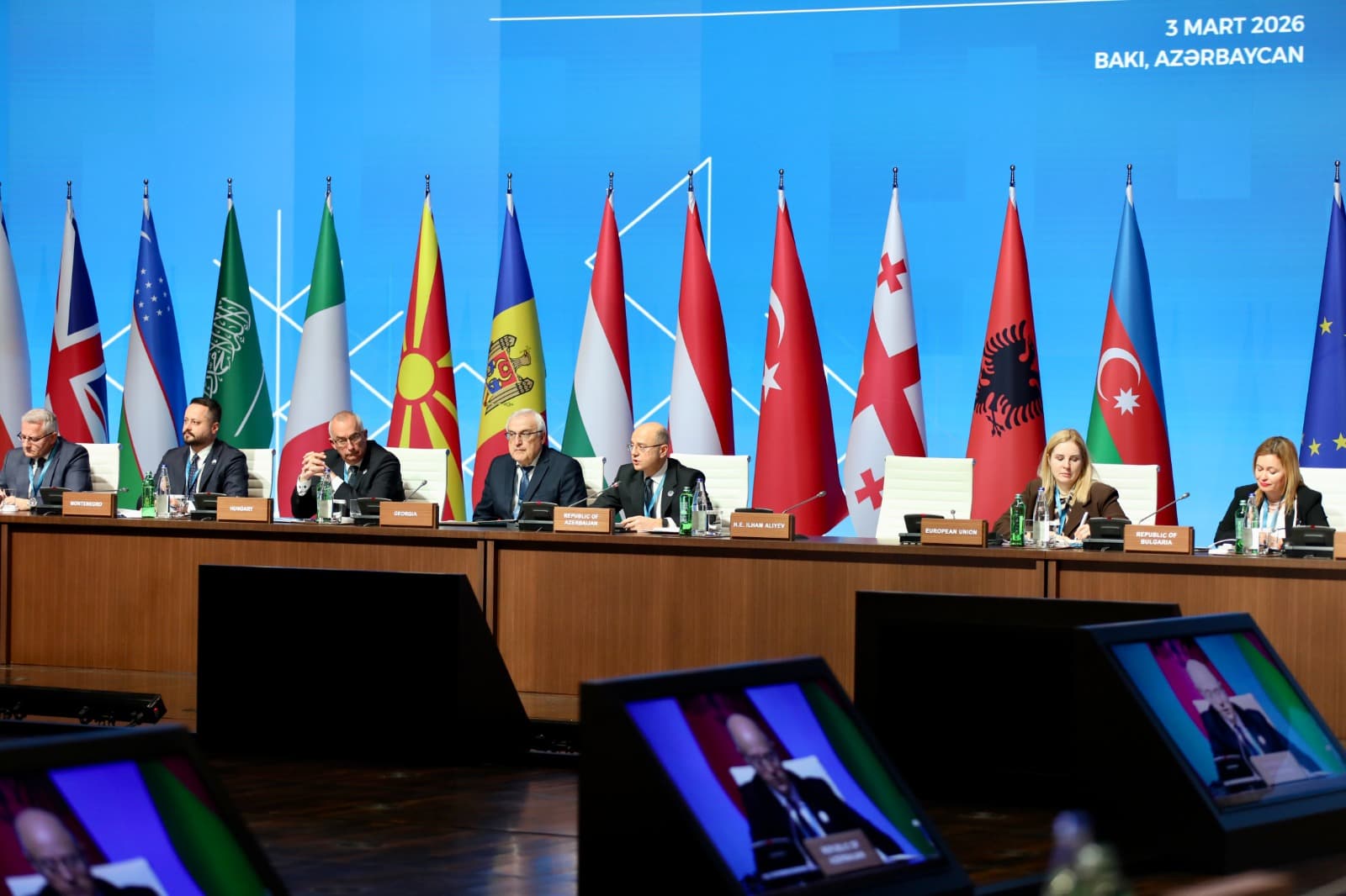 Pərviz Şahbazov: Təbii qaz Avropanın enerji təhlükəsizliyinin əsas sütunudur Pərviz Şahbazov: Təbii qaz Avropanın enerji təhlükəsizliyinin əsas sütunudur - Şəkil 7