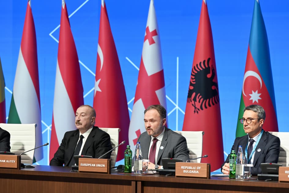 Prezident İlham Əliyev Cənub Qaz Dəhlizi Məşvərət Şurası çərçivəsində nazirlərin 12-ci və Yaşıl Enerji Məşvərət Şurası çərçivəsində nazirlərin 4-cü iclaslarında çıxış edib - Şəkil 1