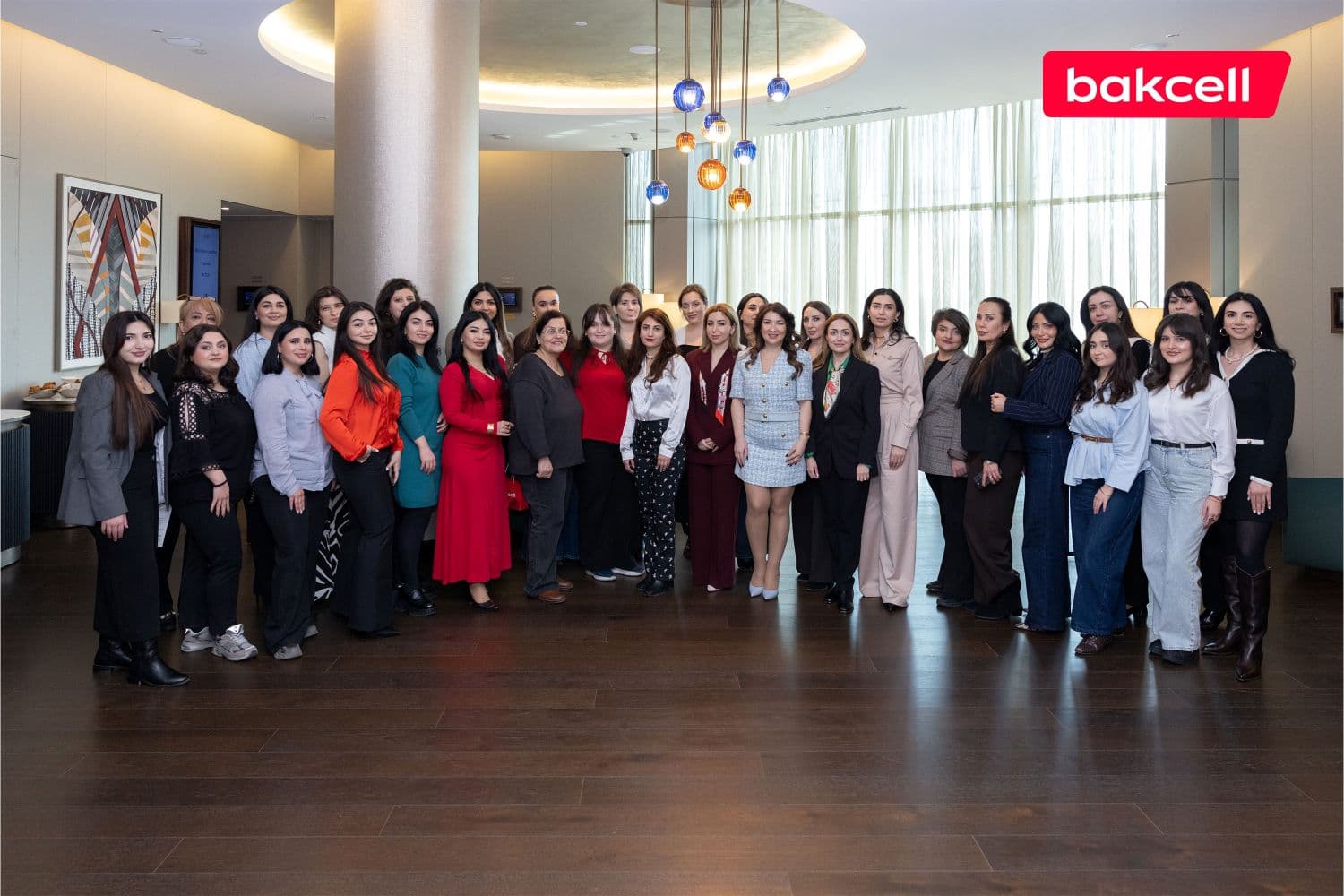 Bakcell 8 Martı xanım jurnalistlərlə birgə qeyd edib - Şəkil 3