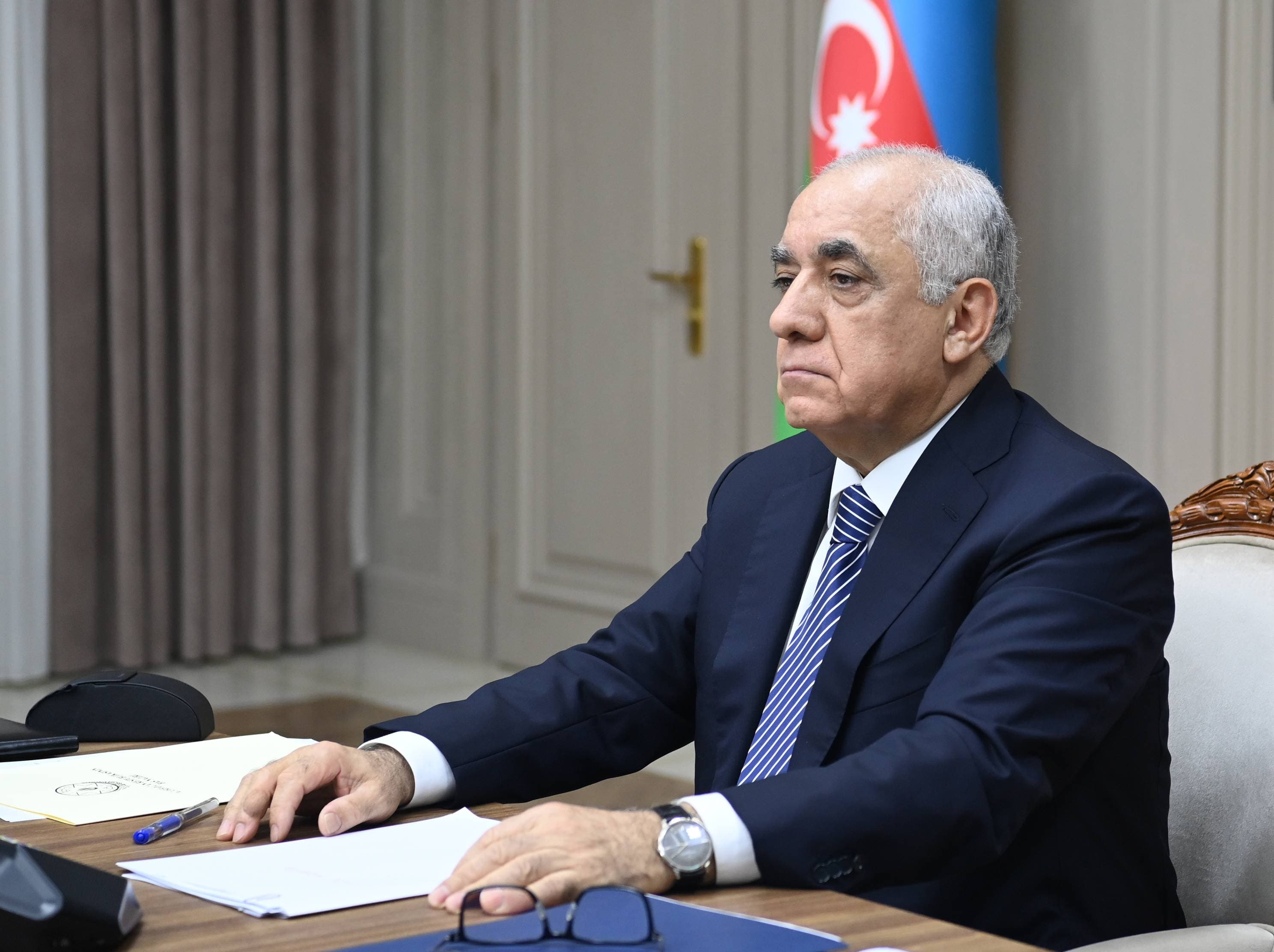 Əli Əsədov yeni əmr imzaladı: hüquqi şəxslərin dövlət reyestri dəyişdirildi