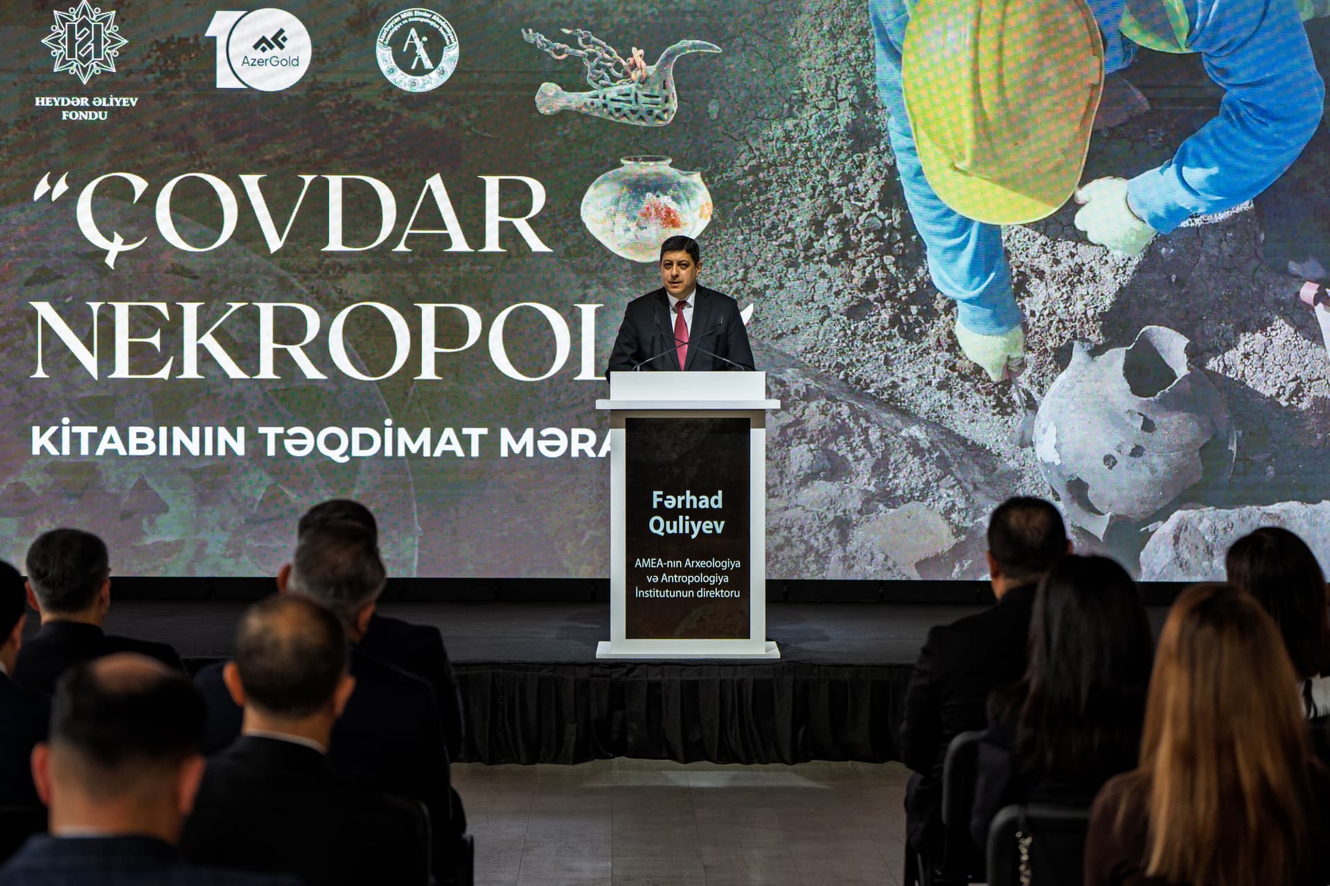 “Çovdar nekropolu” kitabı ictimaiyyətə təqdim edilib - Şəkil 9
