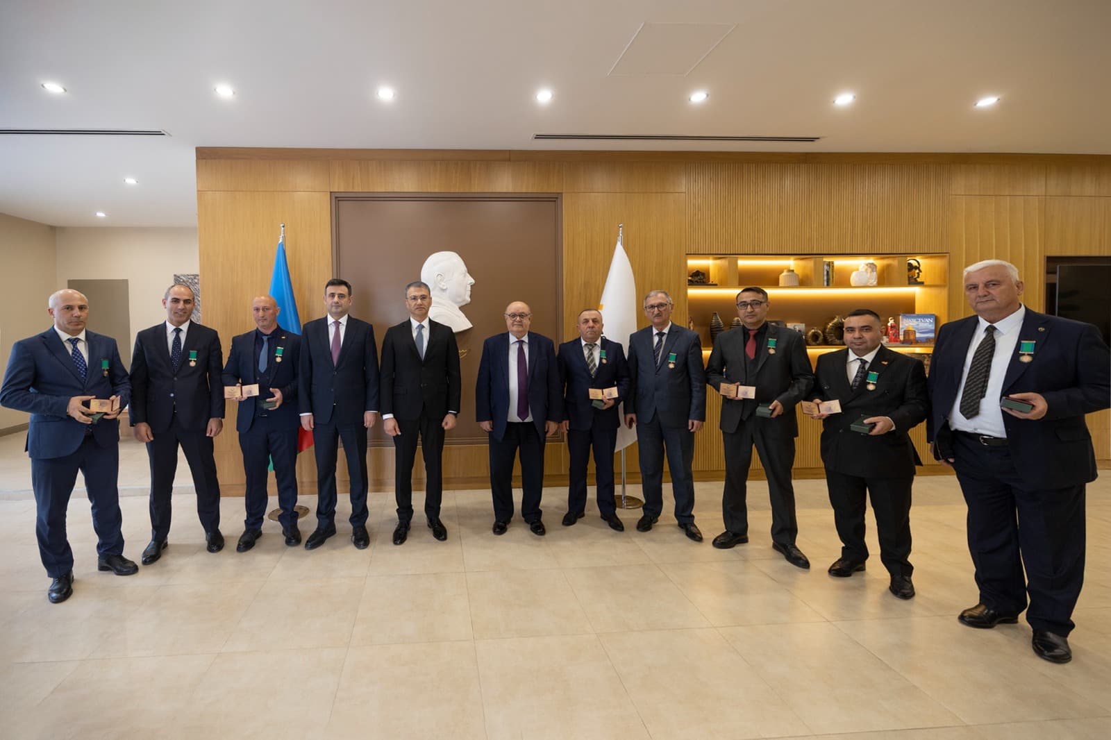 “AzerGold” QSC-də “Tərəqqi” medalına layiq görülən əməkdaşlarla görüş keçirilib