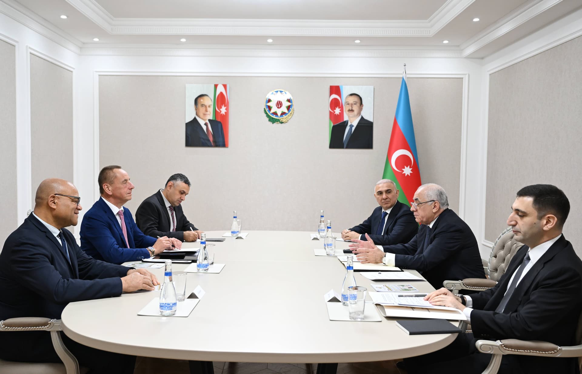 Baş nazir Əli Əsədov Beynəlxalq və Avropa Kanoe Federasiyasının prezidentlərini qəbul etdi