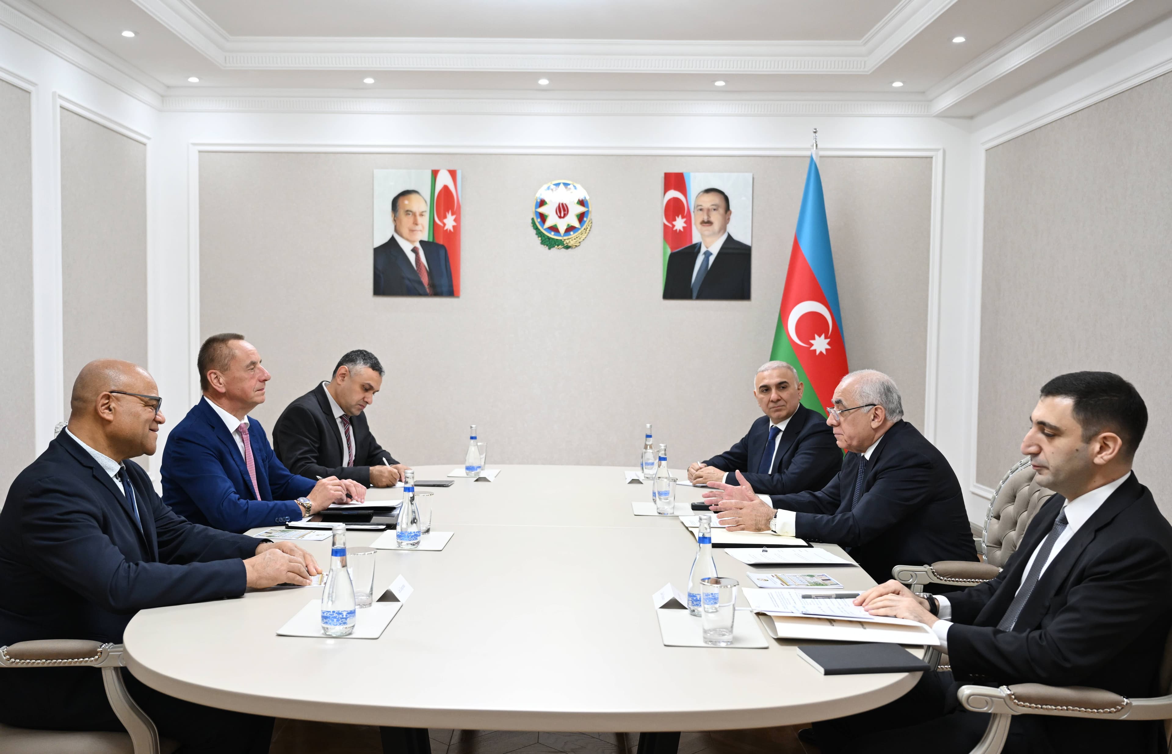 Baş nazir Əli Əsədov Beynəlxalq və Avropa Kanoe Federasiyasının prezidentlərini qəbul etdi