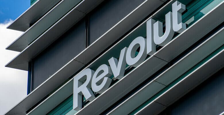 Revolut Böyük Britaniyada tam bank lisenziyası alıb