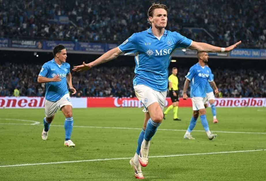 “Napoli” Skott MakTomineyə yeni müqavilə təklif edəcək