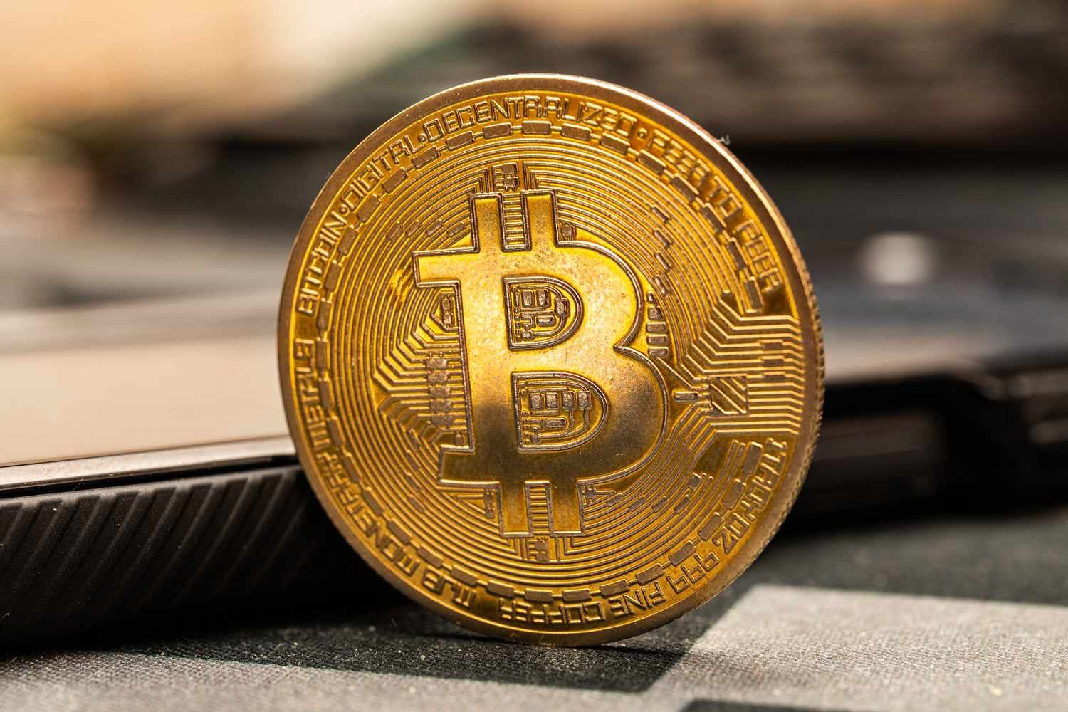 "Bitcoin"in 69 min dollara endi-ucuzlaşma davam edir