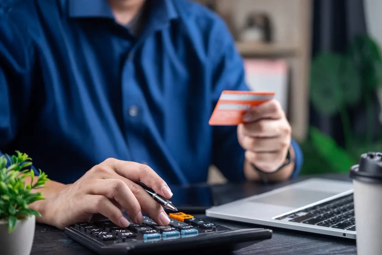 Nağdsız dövriyyənin xüsusi çəkisi ödəniş kartlarında 67,6%-ə yüksəlib - AMB