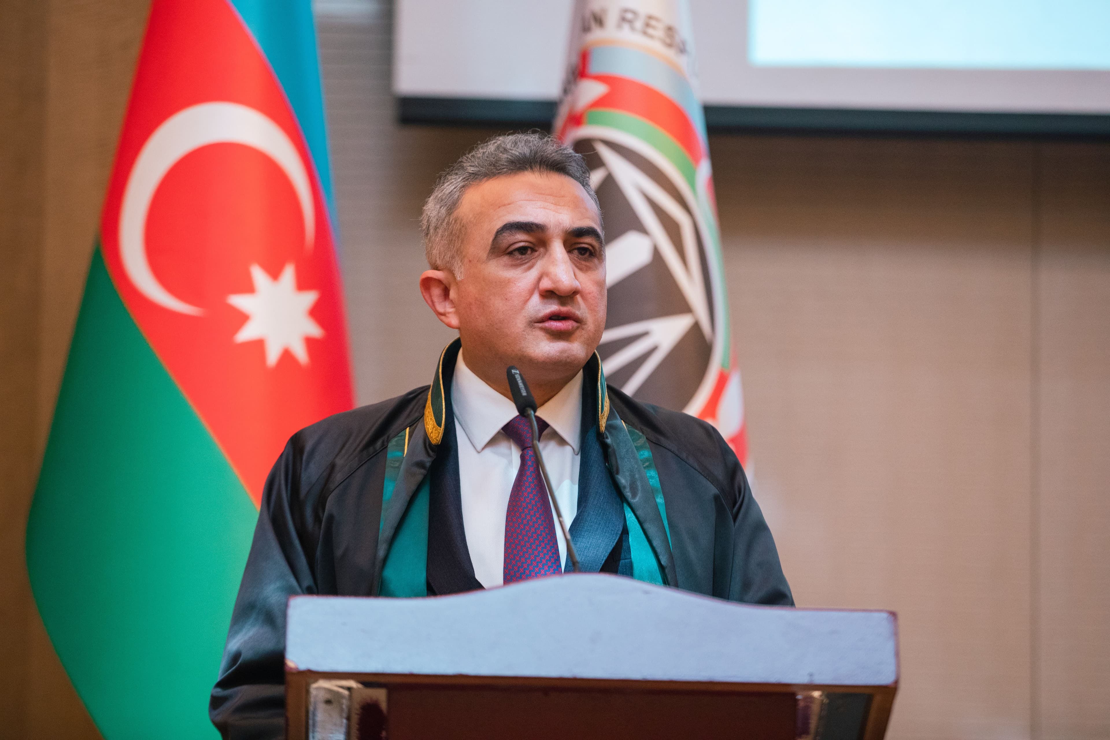 Azərbaycanda vəkil olmaq üçün müraciət edənlərin sayı açıqlanıb