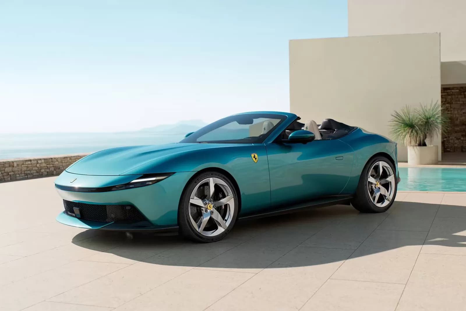 Ferrari Amalfi Spider təqdim olunub
