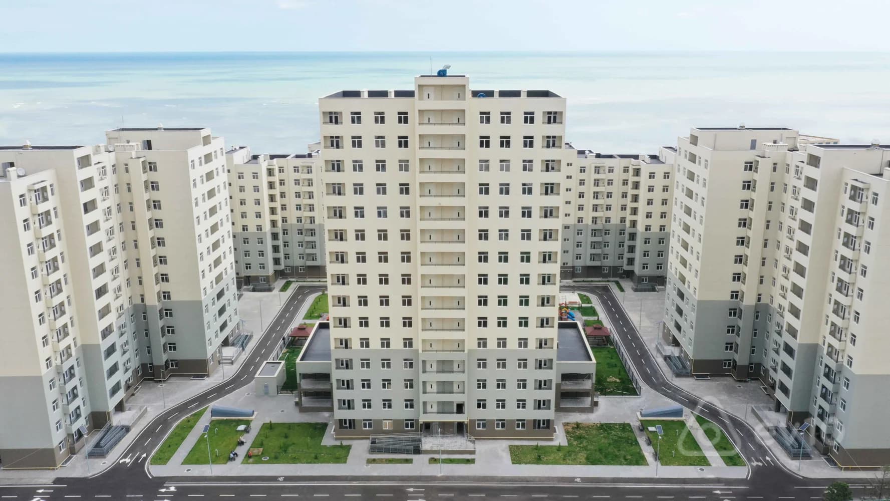 Bakı, Sumqayıt və Gəncədə qəzalı binalarda mənzil təminatı proqramı davam edir