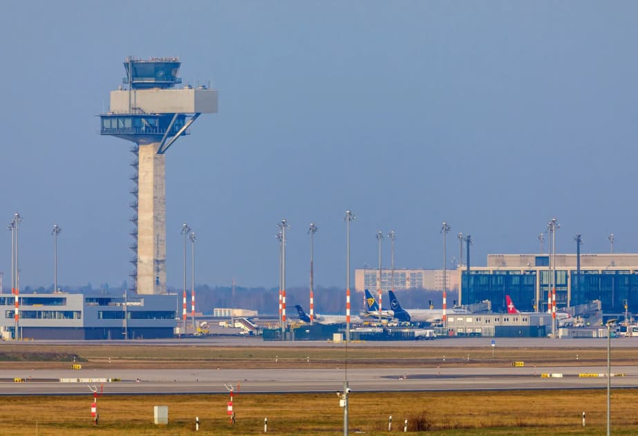 Berlin aeroportunun işçiləri birgünlük xəbərdarlıq tətili keçirəcək