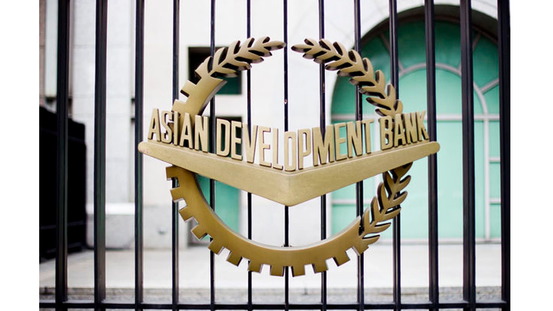 AİB-nin Azərbaycana birbaşa xarici investisiyaları 7,355 milyon dollar olub