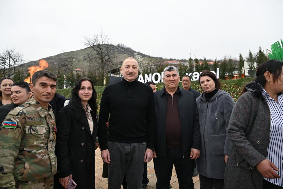 Prezident İlham Əliyev və Birinci xanım Mehriban Əliyeva Xanoba kəndində bərpa işləri ilə tanış olublar - Şəkil 13