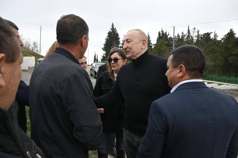 Prezident İlham Əliyev və Birinci xanım Mehriban Əliyeva Xanoba kəndində bərpa işləri ilə tanış olublar - Şəkil 34