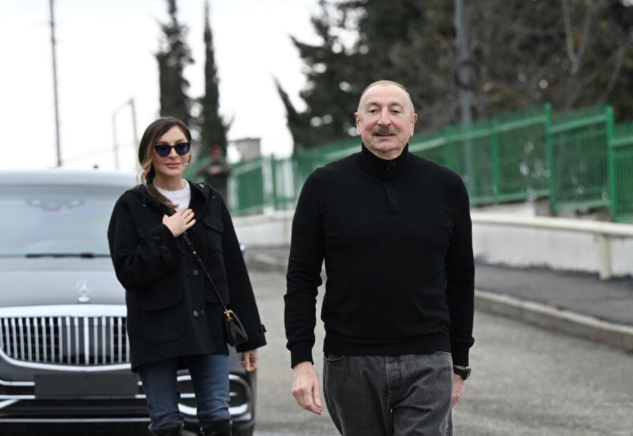 Prezident İlham Əliyev və Birinci xanım Mehriban Əliyeva Xanoba kəndində bərpa işləri ilə tanış olublar - Şəkil 35
