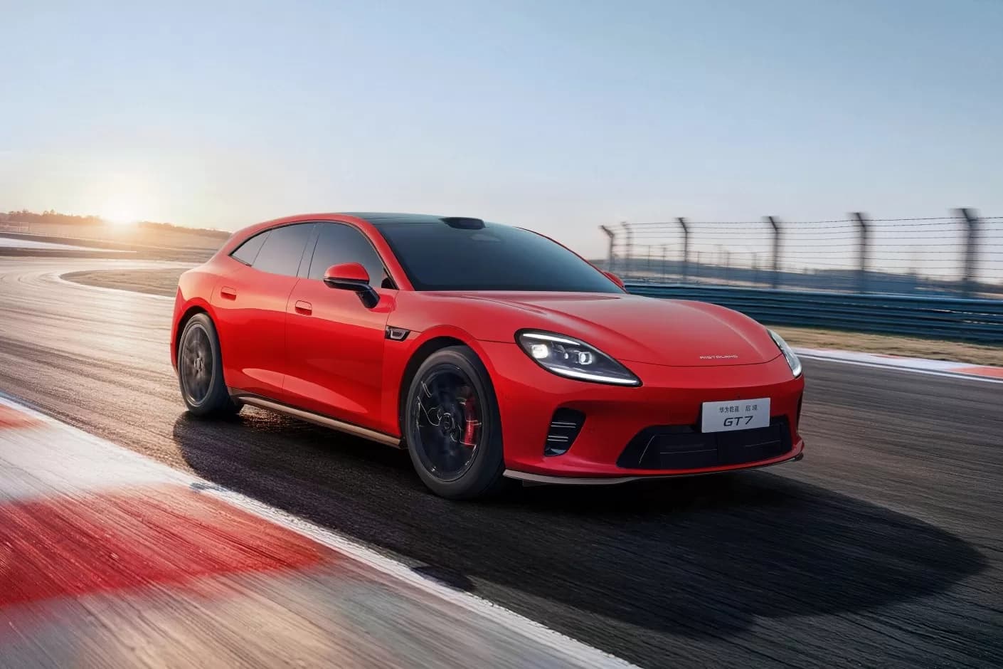 Huawei və GAC-dan yeni Aistaland GT7 sport-universalı təqdim olunub