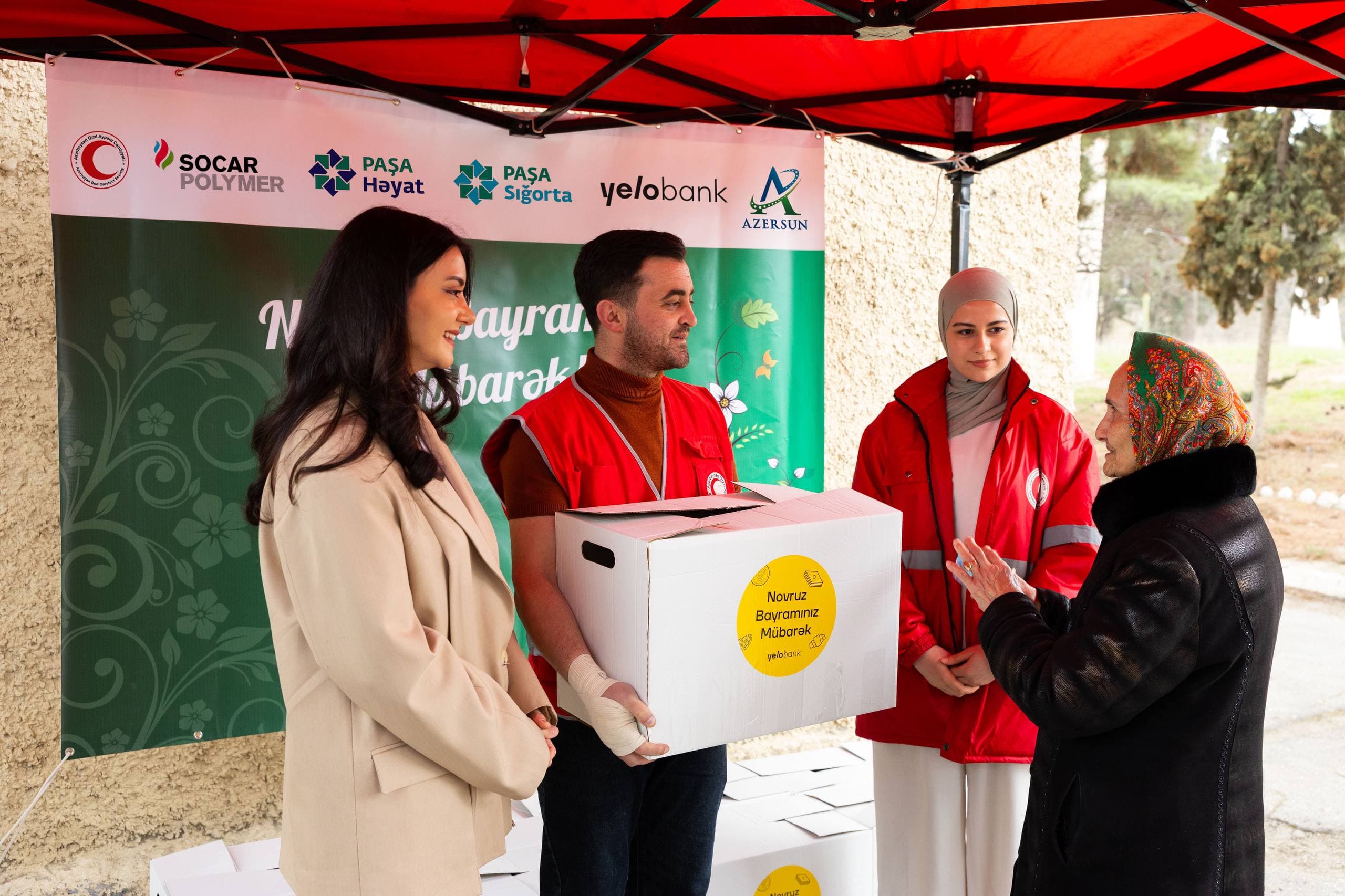 Yelo Bank-dan aztəminatlı ailələrə bayram sevinci - Şəkil 6