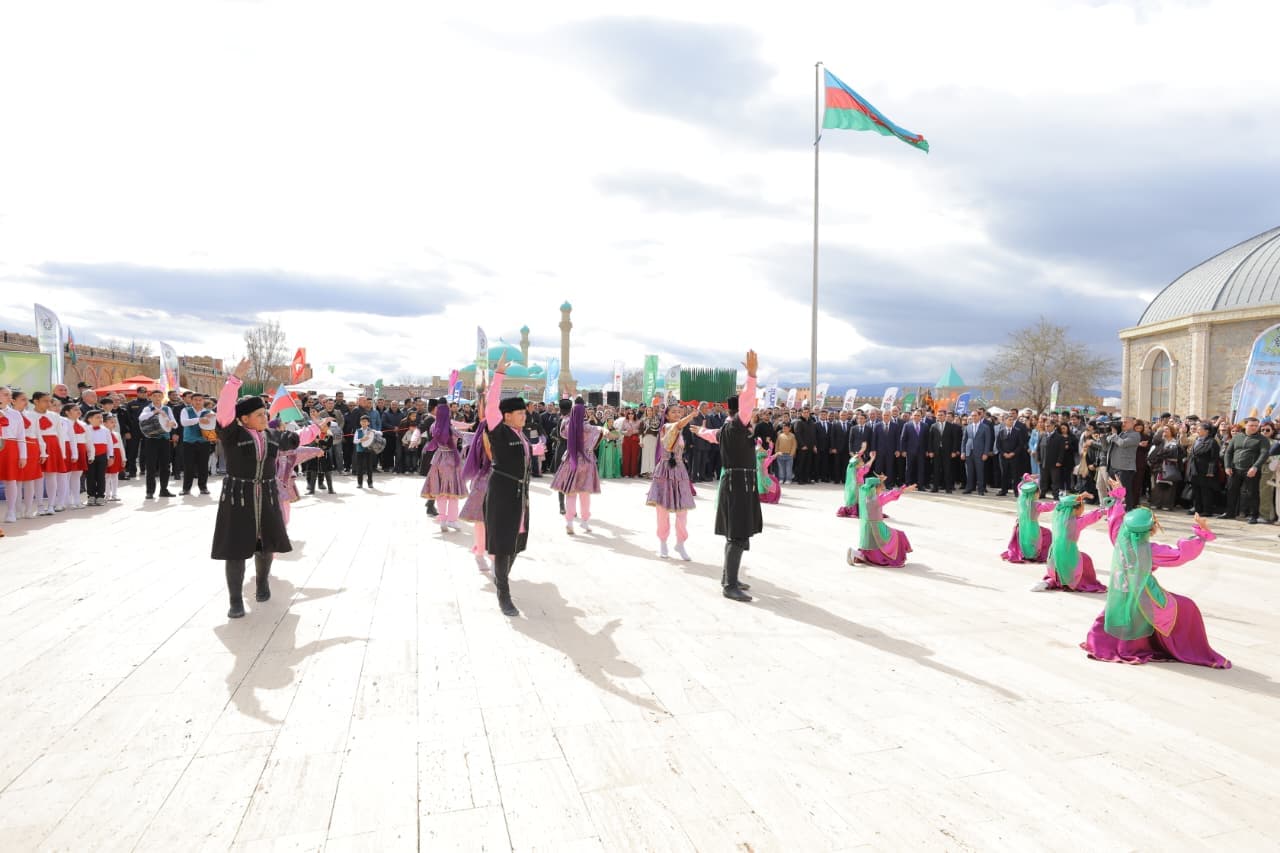 Naxçıvanda Novruz tədbiri: folklor, konsert və sərgilər bir arada - Şəkil 10
