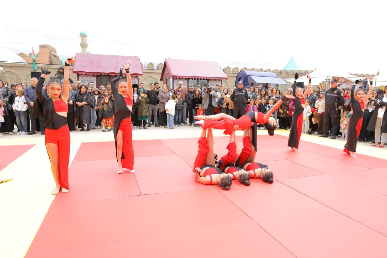 Naxçıvanda Novruz tədbiri: folklor, konsert və sərgilər bir arada - Şəkil 15