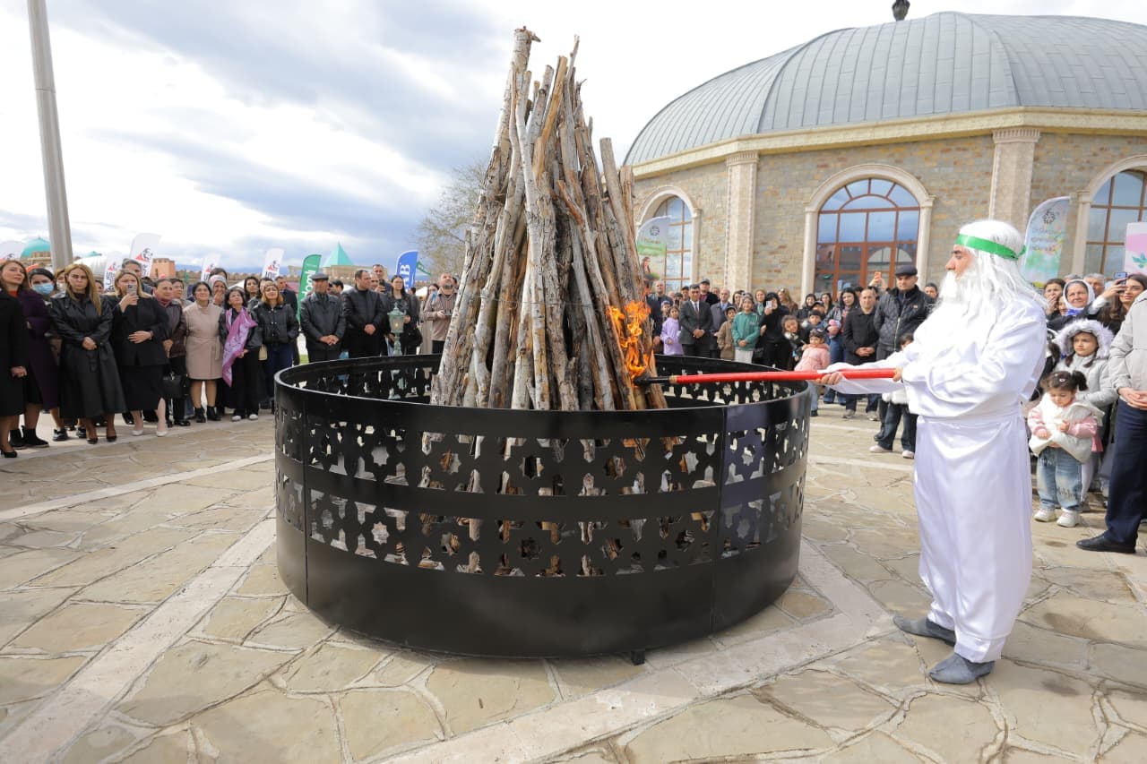 Naxçıvanda Novruz tədbiri: folklor, konsert və sərgilər bir arada - Şəkil 17
