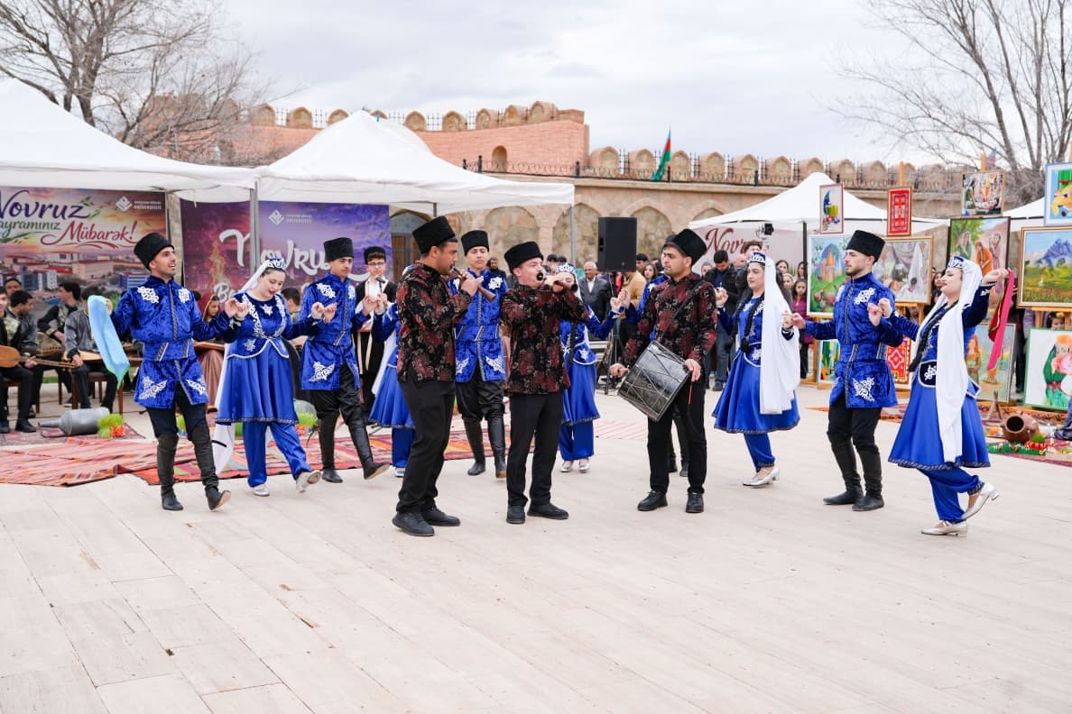 Naxçıvanda Novruz tədbiri: folklor, konsert və sərgilər bir arada - Şəkil 18