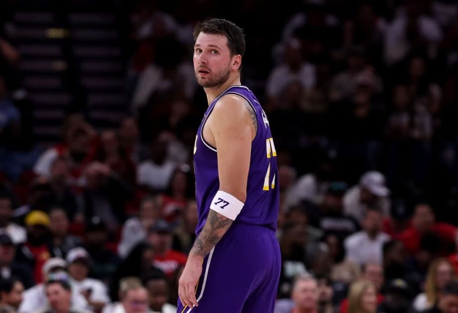 NBA-da Luka Donçiç Maykl Cordanın 40 illik rekordunu təkrarlayıb