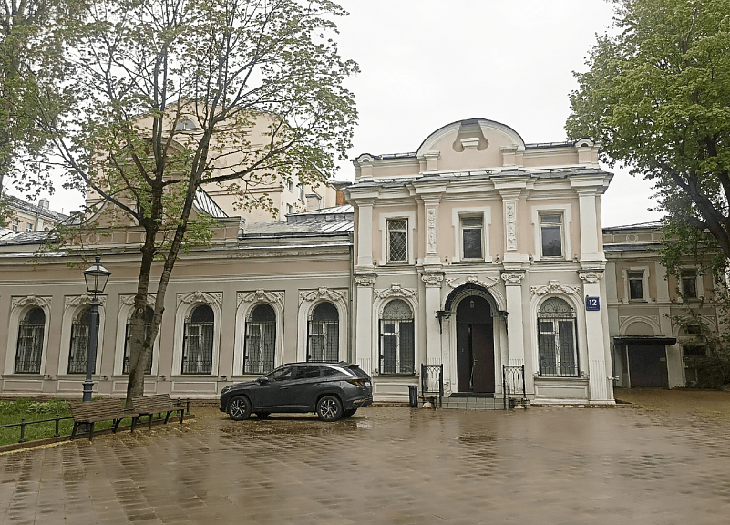 Moskva mərkəzində XIX əsrə aid tacir malikanəsi satışa çıxarılıb – qiymət 154 mln rubl