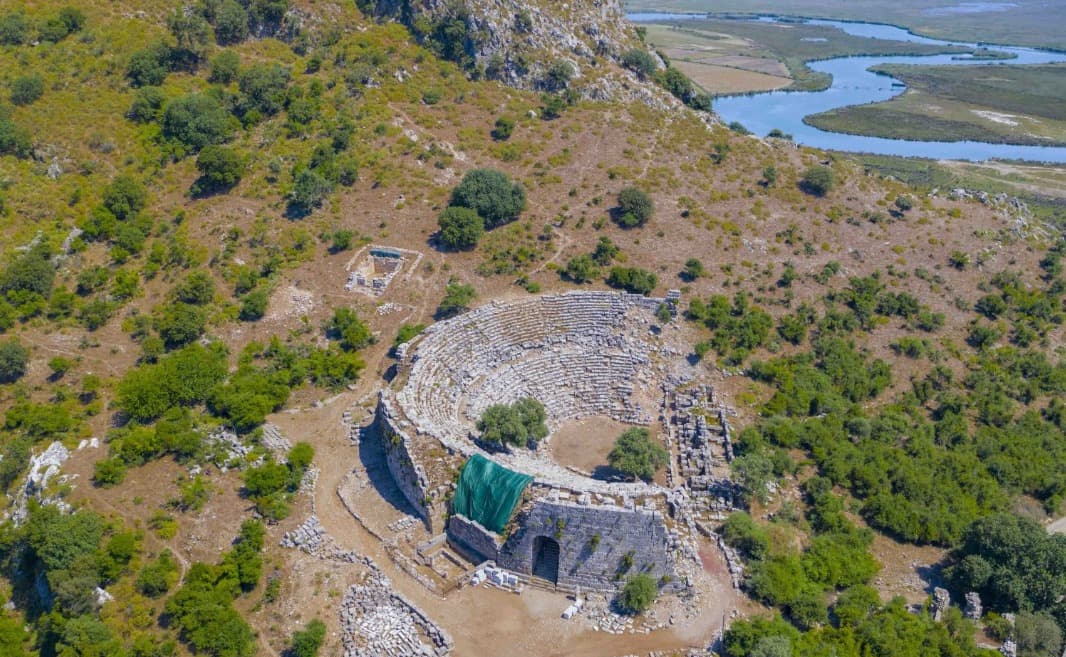 Türkiyə turizm gəlirləri ilə iqtisadiyyatını gücləndirir: milyonlarla turist hər il ölkəyə axın edir - Şəkil 1