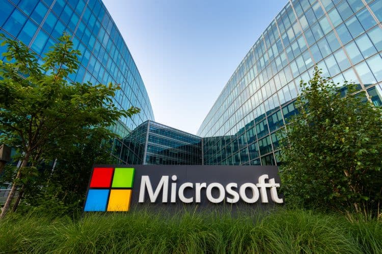 Microsoft Sinqapura 5 il ərzində $5,5 milyard sərmayə yatıracaq