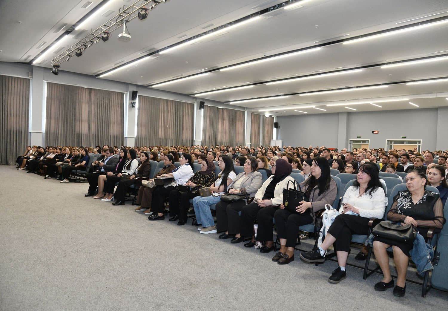 Müəllimlərin karyera inkişafı üçün yeni mərhələ - Şəkil 1