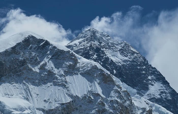 Everestə qalxan ilk amerikalı Cim Uittaker vəfat edib