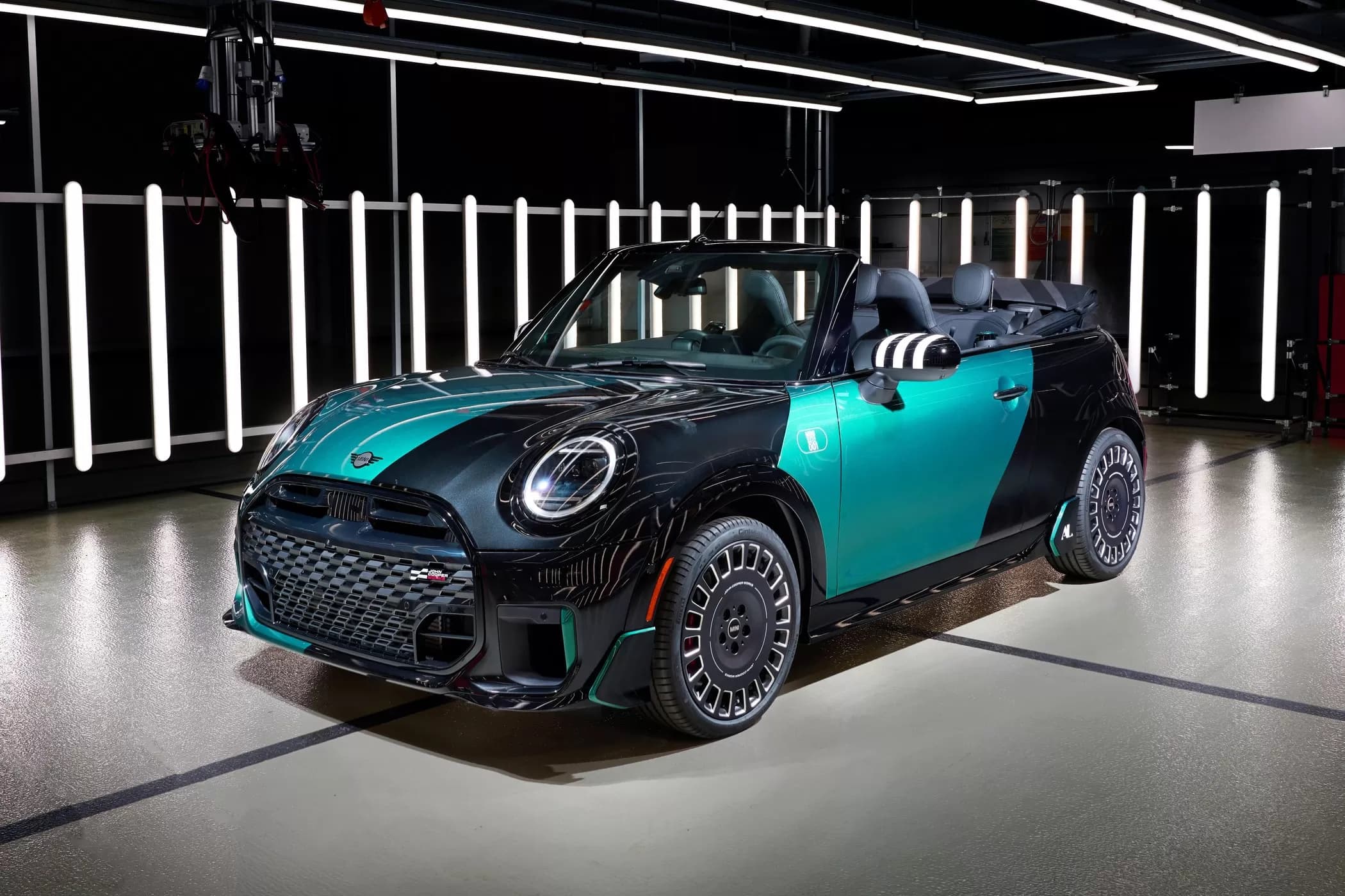 Mini.01: Mini JCW Convertible bazasında unikal kabriolet