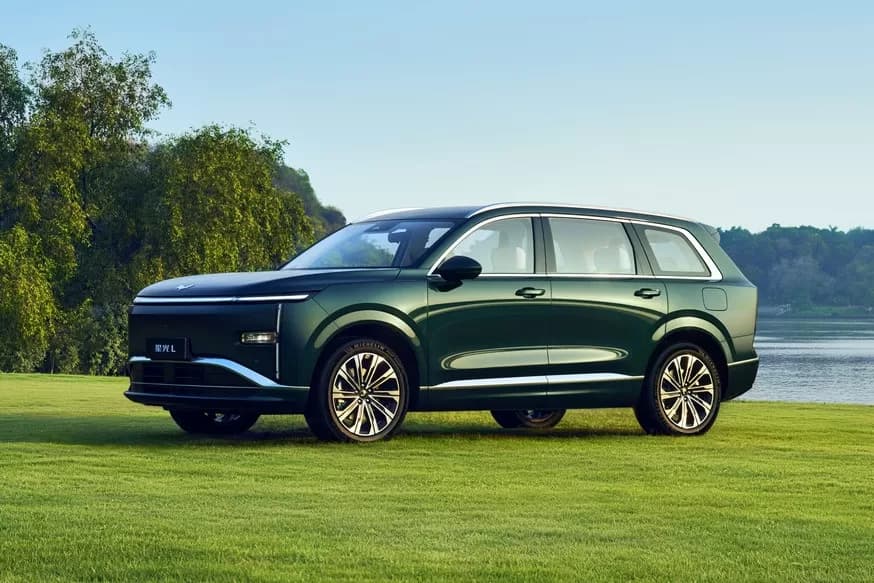 GM və SAIC yeni Wuling Starlight L krossoverini təqdim etməyə hazırlaşır
