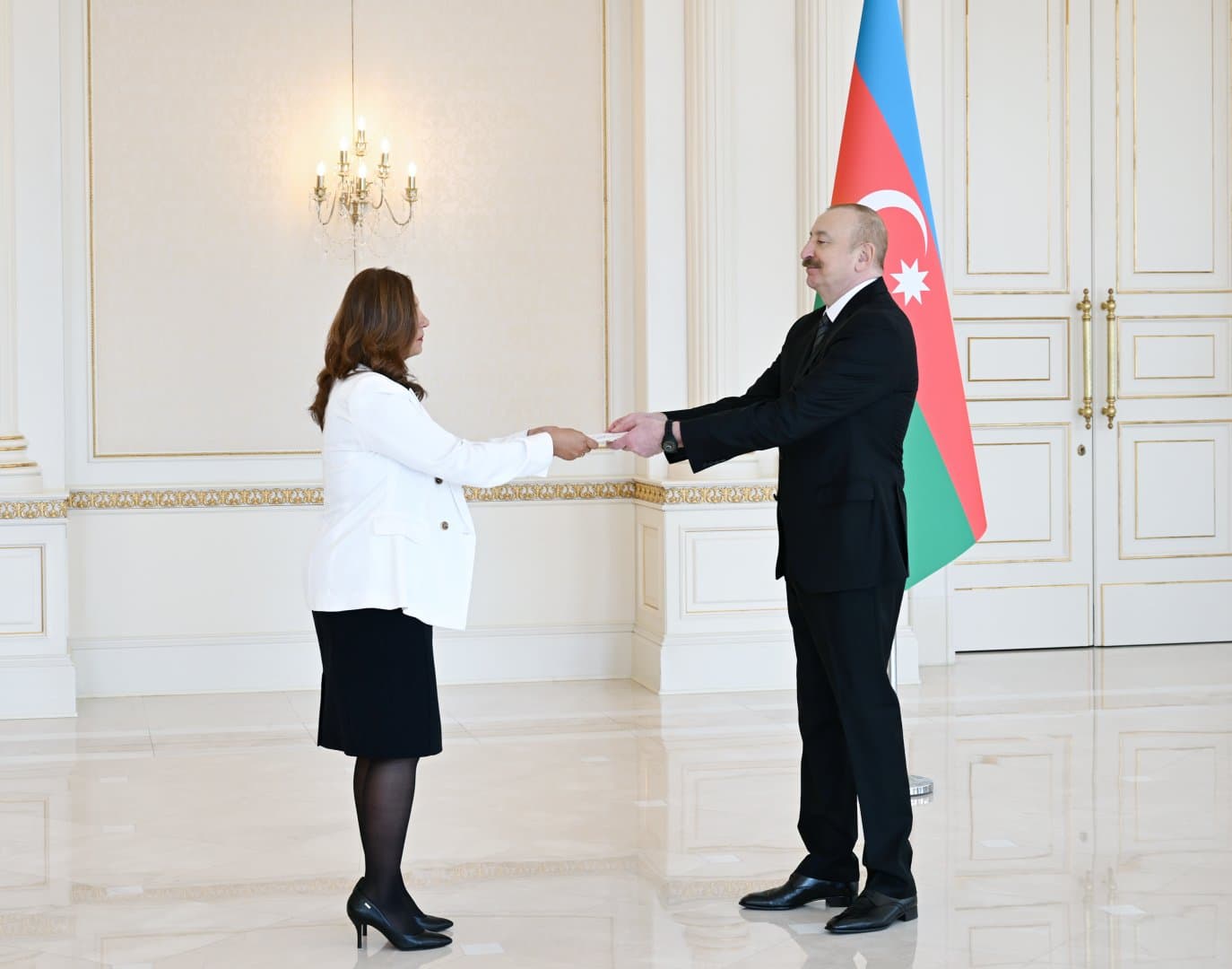 Prezident İlham Əliyev Kolumbiyanın Azərbaycanda yeni təyin olunmuş səfirini qəbul edib - Şəkil 6
