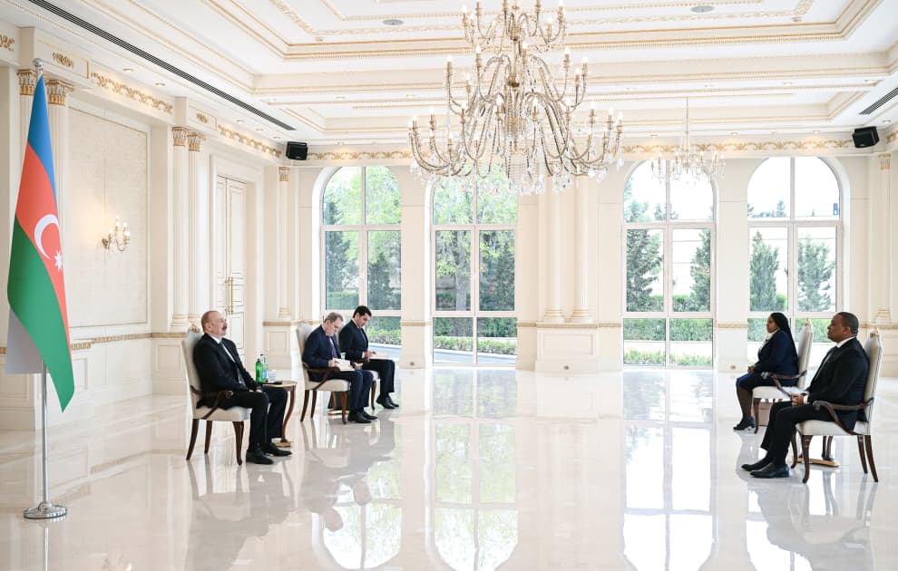 Prezident İlham Əliyev Esvatininin Azərbaycanda yeni təyin olunmuş səfirini qəbul edib - Şəkil 4