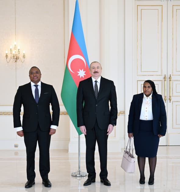 Prezident İlham Əliyev Esvatininin Azərbaycanda yeni təyin olunmuş səfirini qəbul edib - Şəkil 5