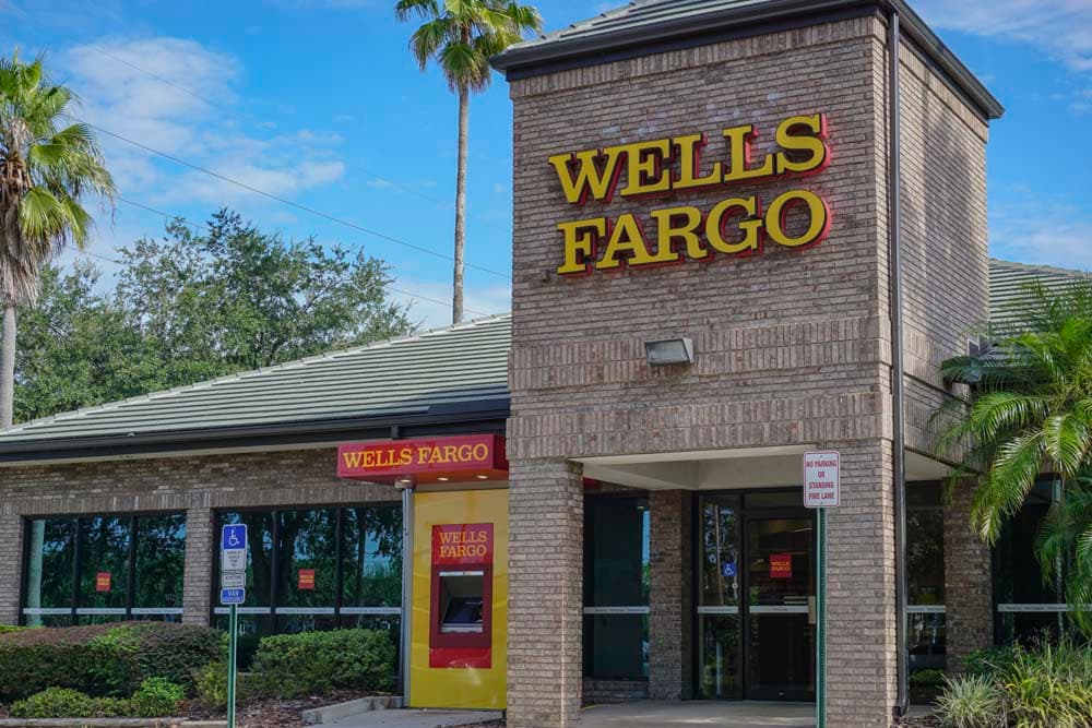 Wells Fargo I rübdə mənfəət və gəlirlərini artırıb