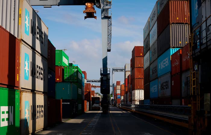 Çin Maersk və MSC-dən Panama limanlarını tərk etməyi tələb edib
