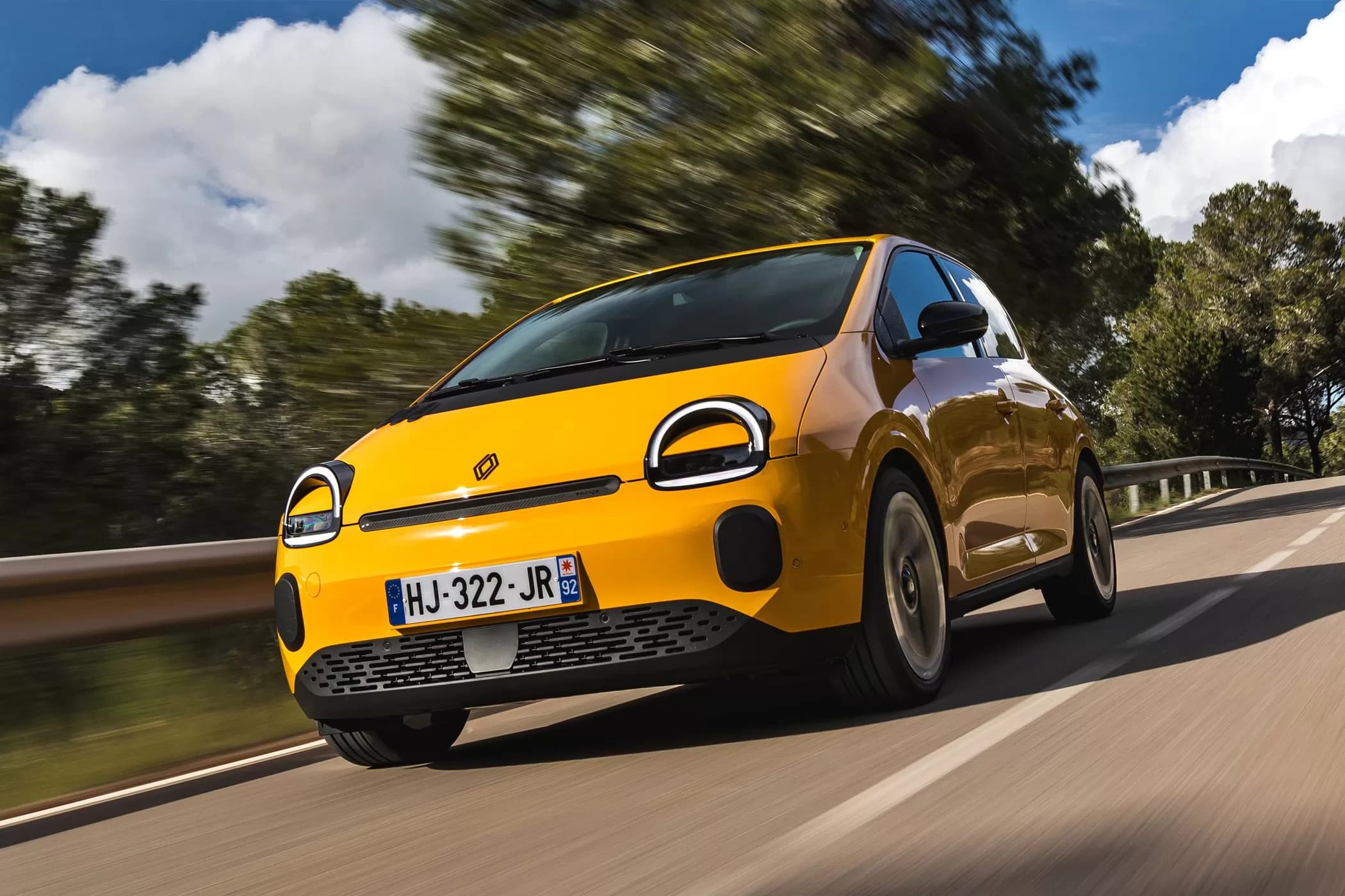 Renault inkişafı sürətləndirmək üçün mühəndislərin 20%-ni ixtisar edəcək
