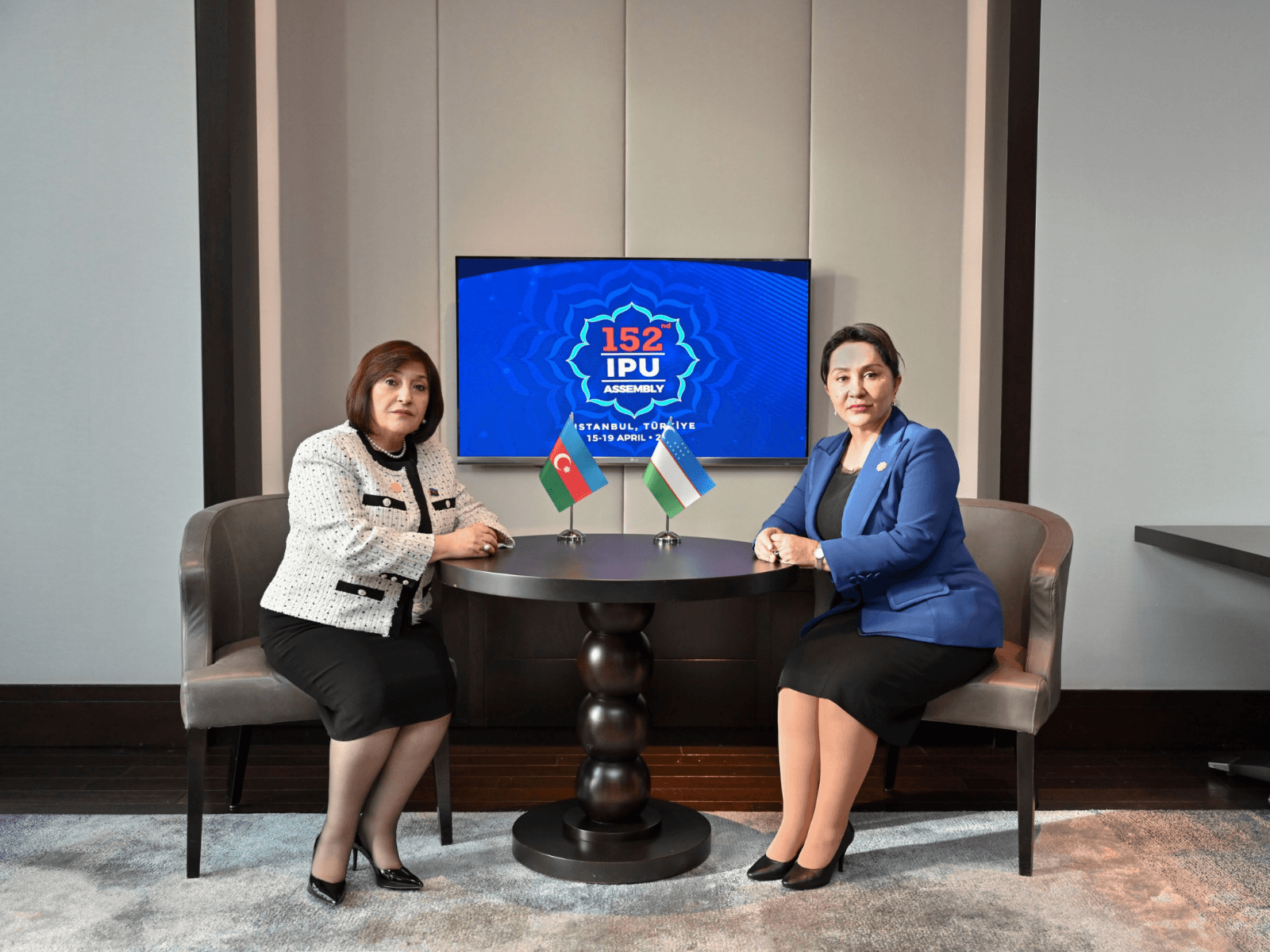 Sahibə Qafarova İstanbulda özbəkistanlı həmkarı ilə görüşüb