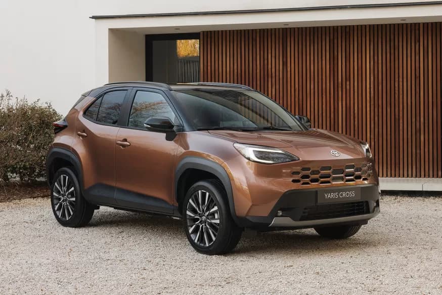 Toyota Yaris Cross yeniləndi: dizaynda dəyişikliklər, texnika əvvəlki kimi qaldı