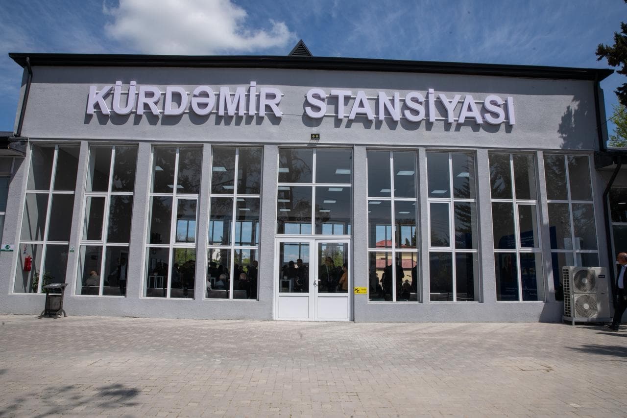 ADY xidmət coğrafiyasını genişləndirməyə davam edir: Kürdəmir stansiyası sərnişinlərin istifadəsinə verilir - Şəkil 16
