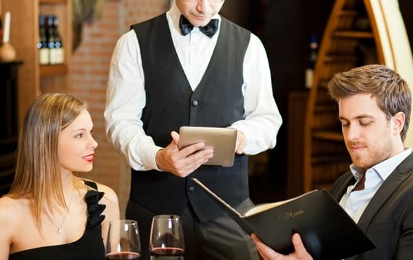 ABŞ-da restoran qiymətləri artır: orta hesab 67 dollara çatdı