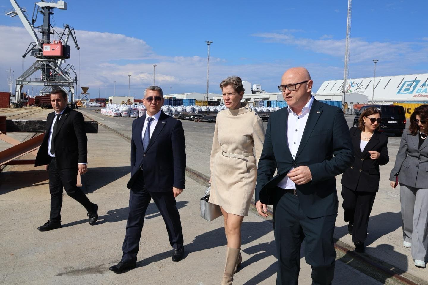 Azərbaycanla Niderland arasında nəqliyyat sahəsində tərəfdaşlıq perspektivləri müzakirə olunub