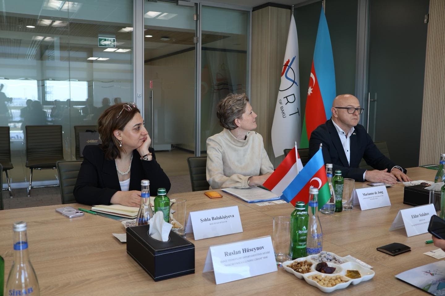 Azərbaycanla Niderland arasında nəqliyyat sahəsində tərəfdaşlıq perspektivləri müzakirə olunub - Şəkil 1
