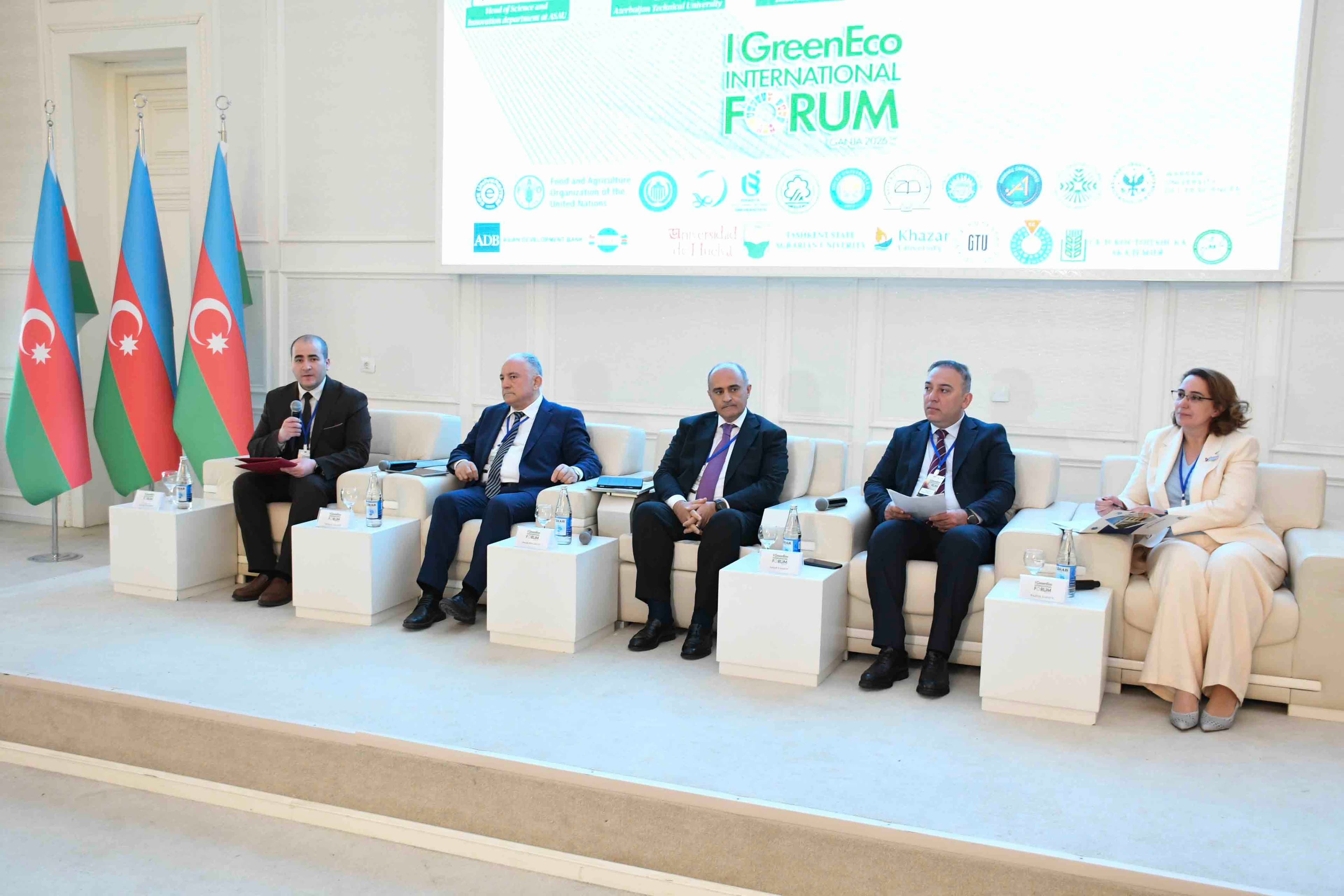 ADAU-da “I Yaşıl İqtisadiyyat” Beynəlxalq Forumu keçirilib - Şəkil 18