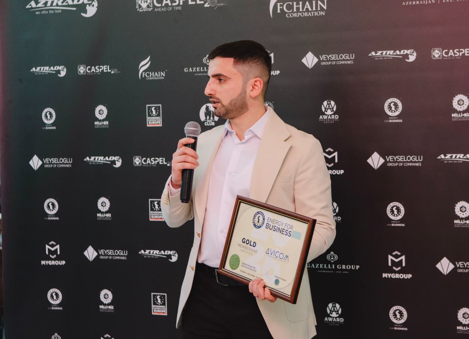 Elşən Fərzəliyev:“Biz tələbəni sıfırdan iş mühitinə qədər müşayiət edirik”-İDTech klassik tədris modelindən fərqlənir” MÜSAHİBƏ - Şəkil 4
